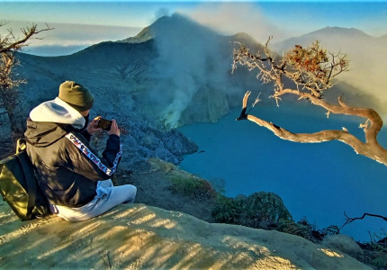 By Rail to Banyuwangi: 4D3N Ijen Tumpak Sewu & Mt Bromo from Yogyakarta
