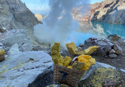 By Rail to Banyuwangi: 5D4N Mt Ijen Mt Bromo Tumpaksewu & Surabaya from Yogyakarta