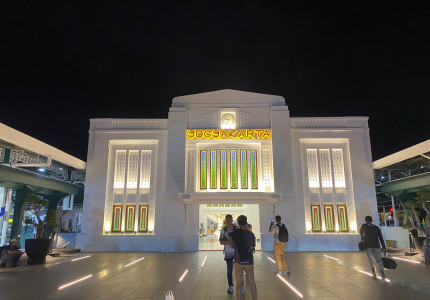 Pick up service at Yogyakarta Train Station to Transfer to Borobudur area