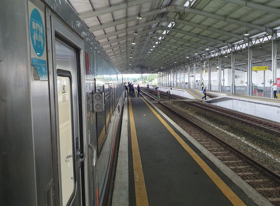 From Cikarang by Train : 3D2N Borobudur Sunrise and Prambanan Tours with Japanese Speaking Guide