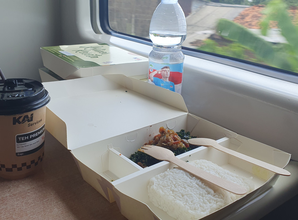 From Cikarang by Train : 3D2N Borobudur Sunrise and Prambanan Tours with Japanese Speaking Guide