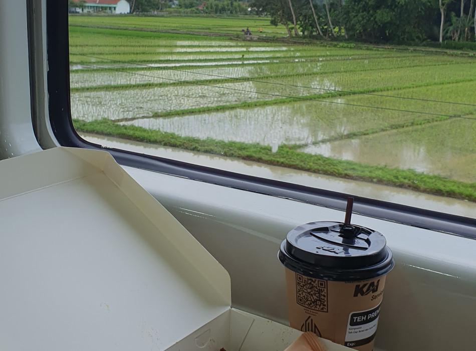 From Cikarang by Train : 3D2N Borobudur Sunrise and Prambanan Tours with Japanese Speaking Guide