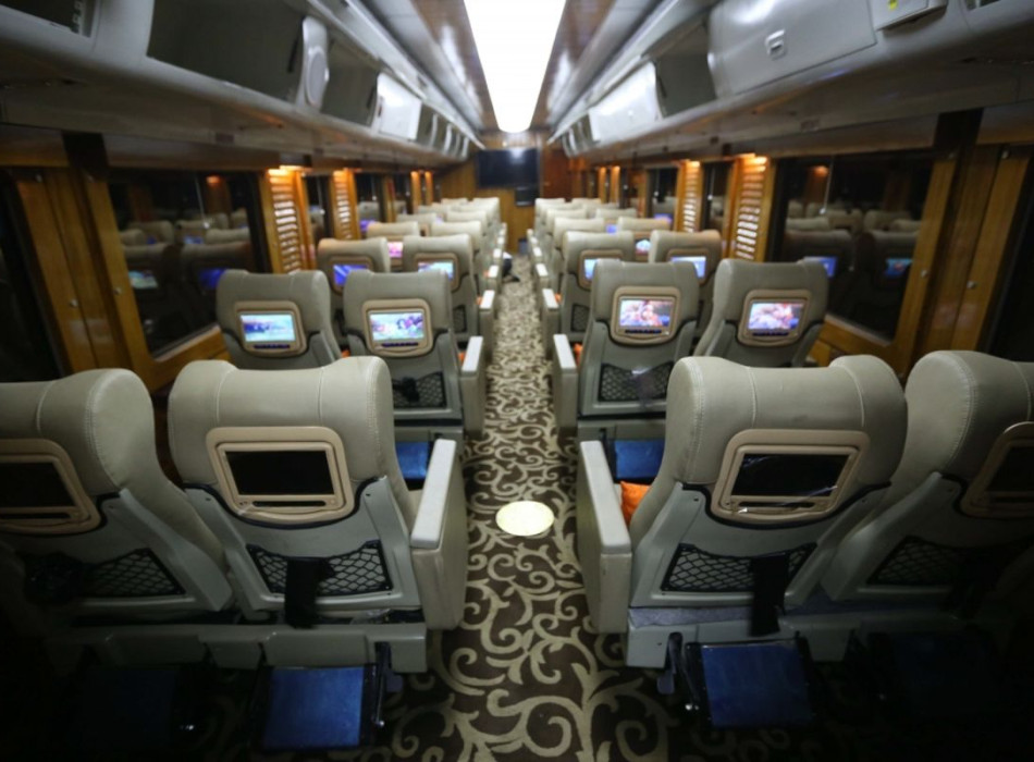 From Cikarang by Train : 3D2N Borobudur Sunrise and Prambanan Tours with Japanese Speaking Guide