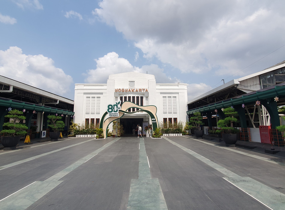 From Cikarang : 2D1N Prambanan and Borobudur with Japanese Speaking Guide